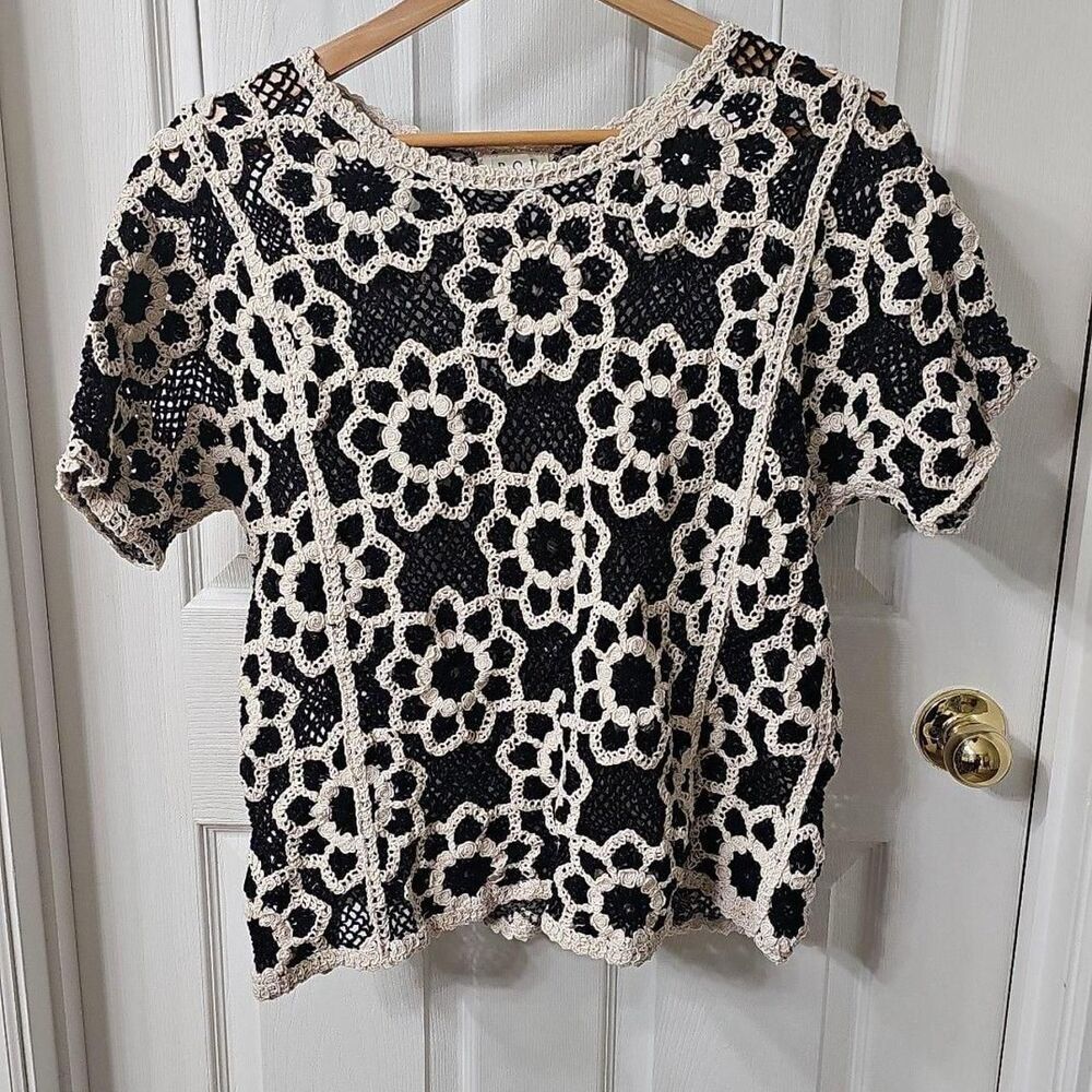 POL Floral Crochet Lace Short Sleeve Top One Size